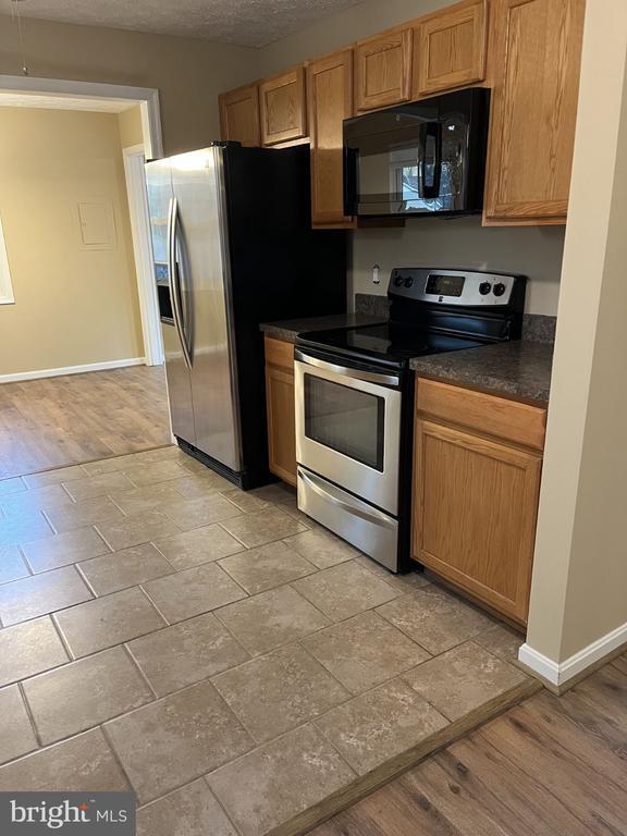 Building Photo - 47968 Mary Lynn Dr