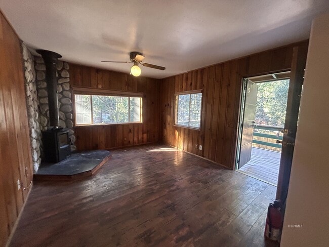 Building Photo - Cute Single Story Cabin in the Woods for Rent