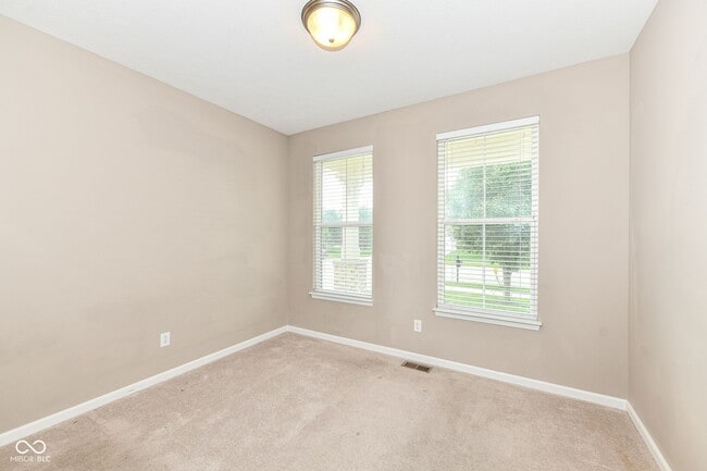 Building Photo - 14080 Knightstown Dr W