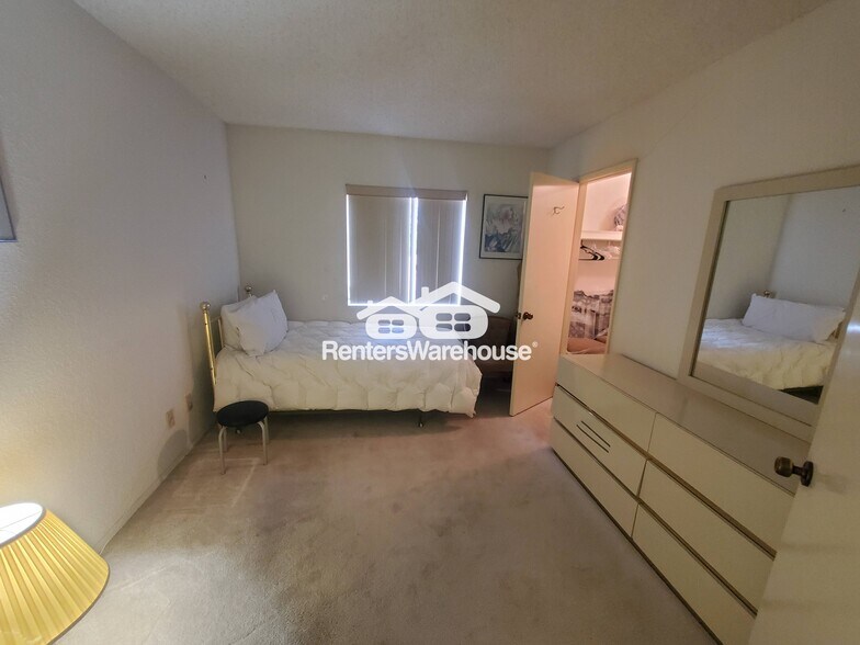 Building Photo - 5136 E Tierra Buena Ln