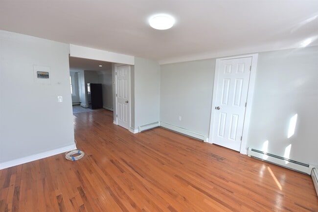 Building Photo - 173 Watson Ave