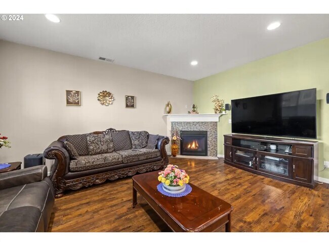Building Photo - 7146 NW 167th Ave