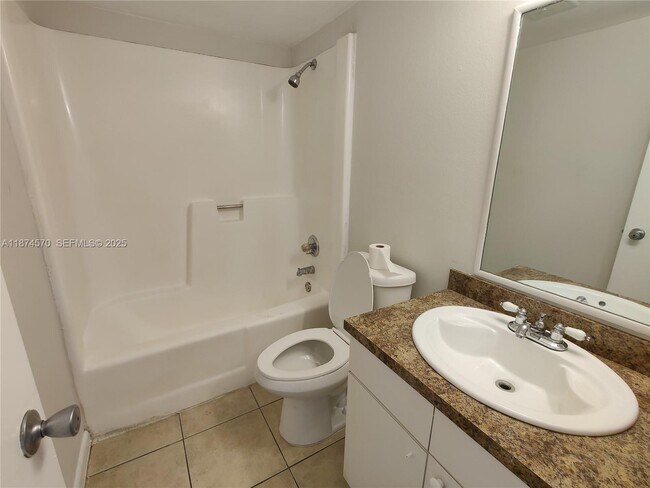 Building Photo - 5156 NE 6th Ave