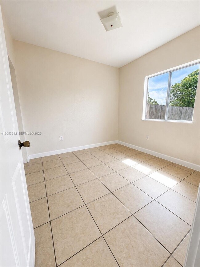 Building Photo - 26524 SW 138th Ave