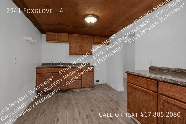 Building Photo - 2941 Foxglove-4