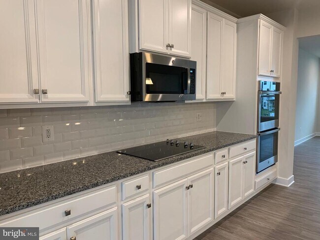 Building Photo - 11263 Dry Spring Dr