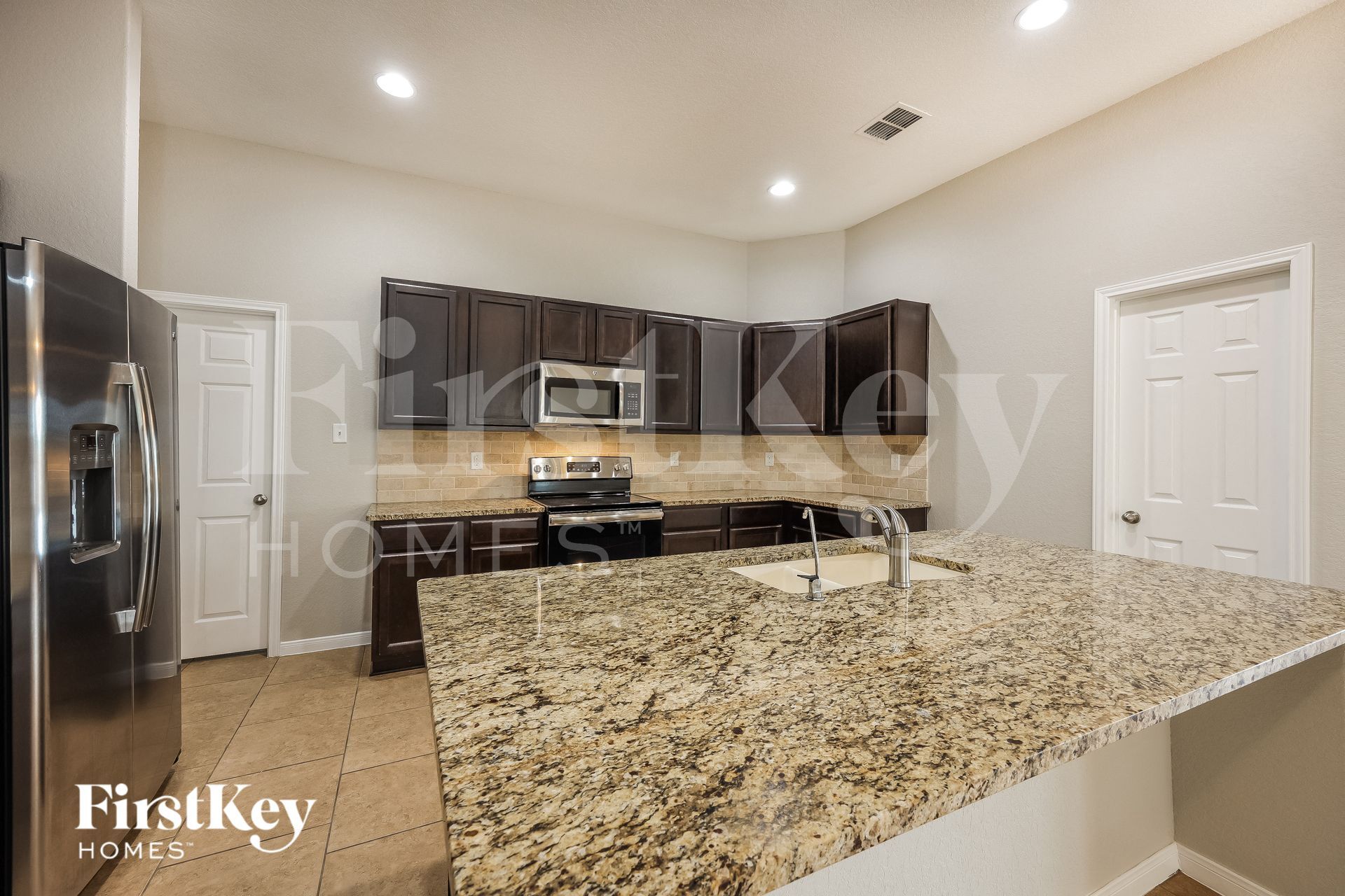 Building Photo - 8909 Palmetto Pk