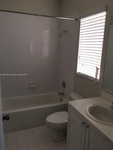 Building Photo - 833 SW 148th Pl