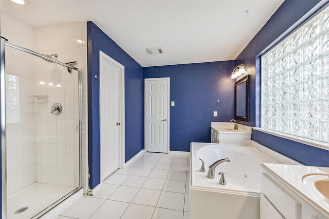 Building Photo - 13203 Yaupon Holly Ln