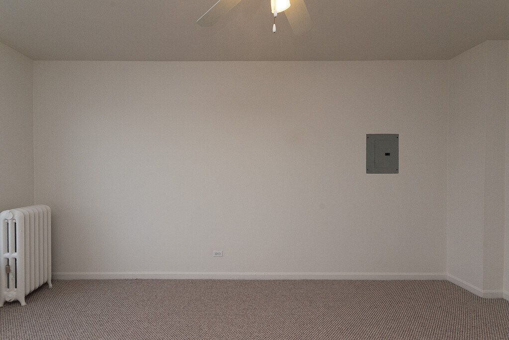 Building Photo - 3947 W Irving Park Rd