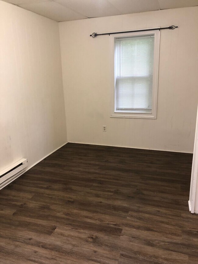 Building Photo - 3901 W Ridge Rd