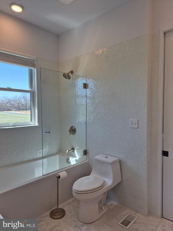 Building Photo - 330 Majestic Ln