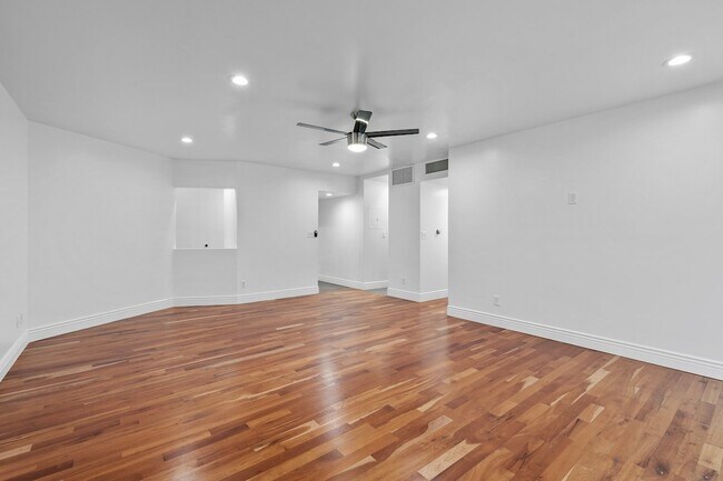 Building Photo - Central Cheery Creek Two Bed, Two Bath for rent.  Location, Location , Location