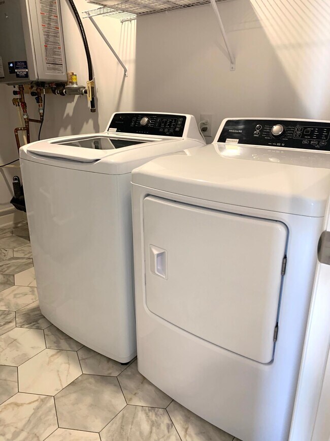 Building Photo - 1914 Prospect Ln