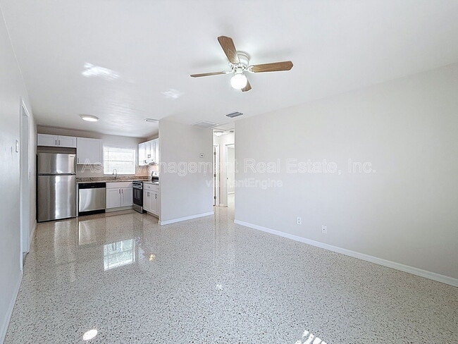 Building Photo - 474 93rd Ave N