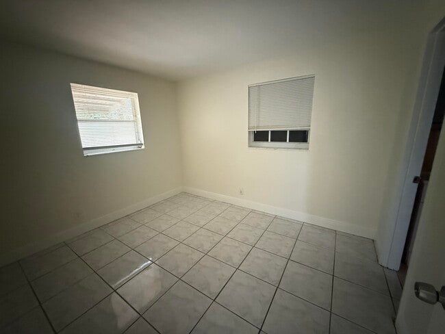 Building Photo - 5698 Gramercy Dr