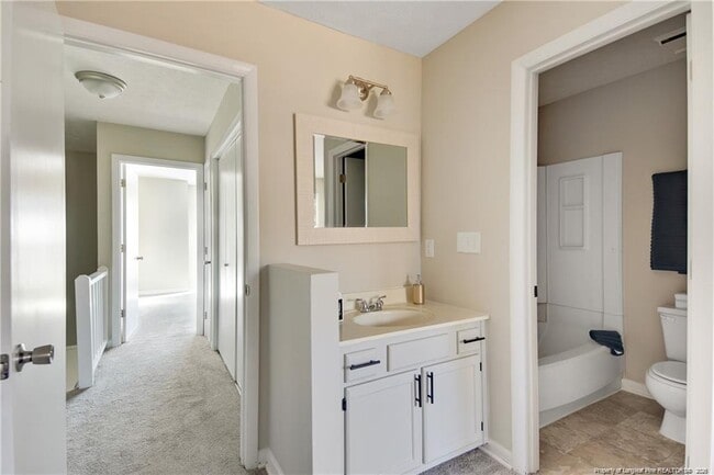 Building Photo - 5940 Laguna Dr