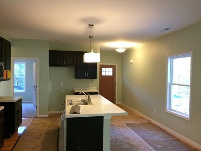 Building Photo - Contemporary Duplex in Prime Downtown Cary...