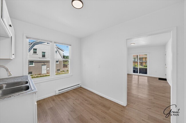 Building Photo - 12932 Greiner St