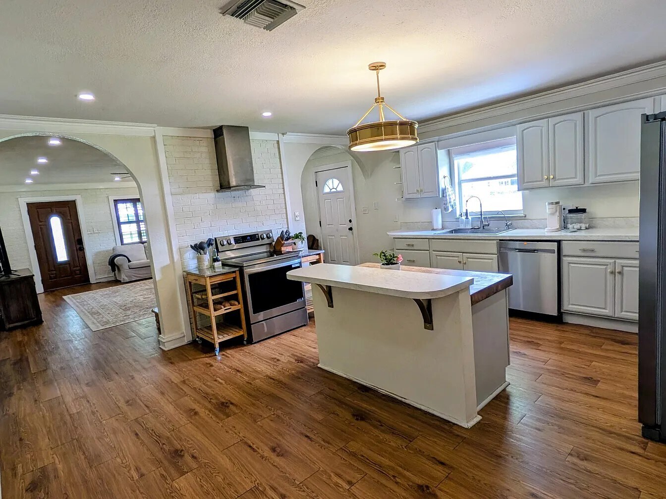 Building Photo - 5740 Floy Dr