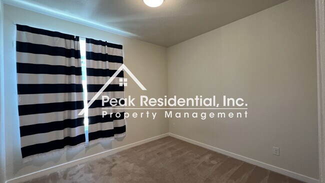 Building Photo - Newer 3bd/2.5ba West Sacramento Home with 2 Car Garage!