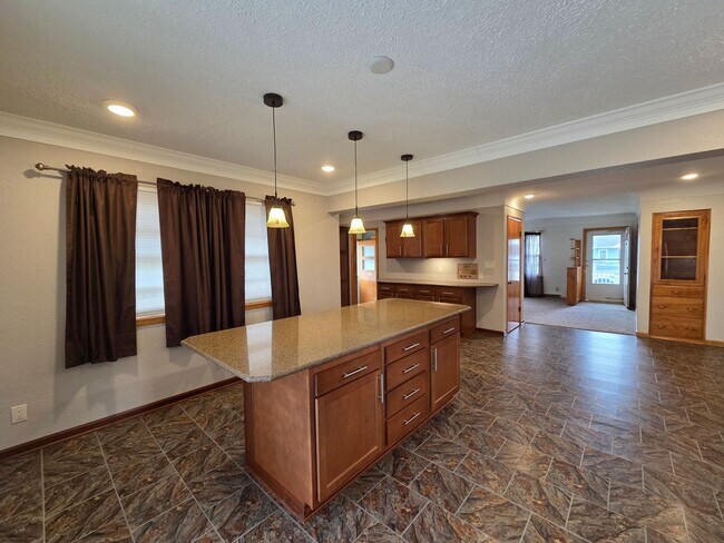 Building Photo - Well-Maintained 3BR Home – Garage + Washer/Dryer, dishwasher Included