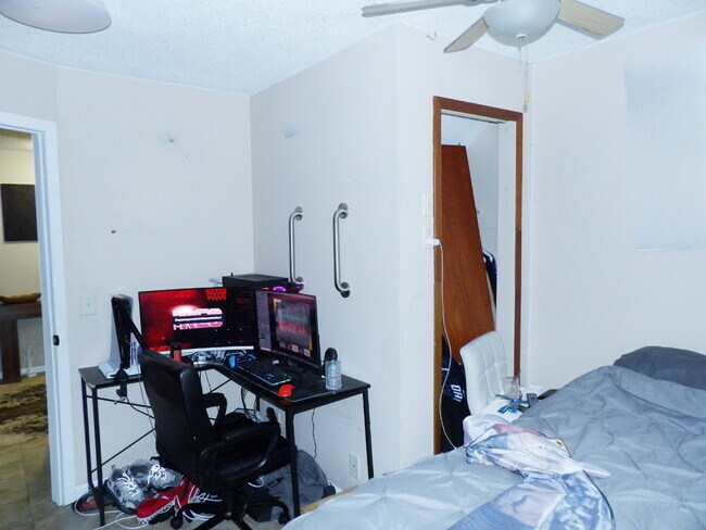 Building Photo - Spacious 3BR + Bonus Room in Inver Grove Heights – Attached Garage & Pet Friendly!