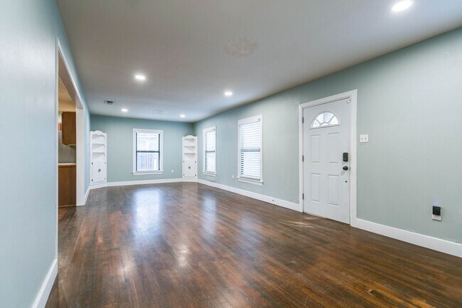 Building Photo - NOW AVAILABLE - Santa Rita Charmer w/ Deta...