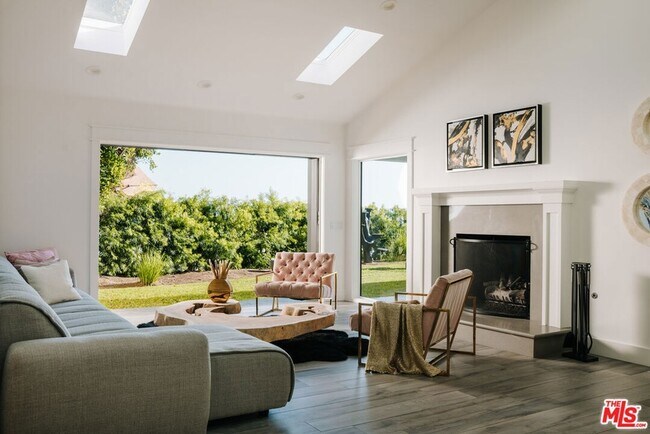 Building Photo - 18013 Sea Reef Dr