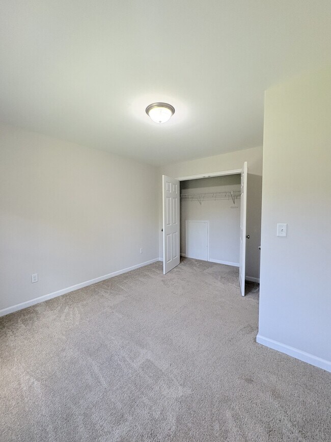 Building Photo - 6 Jackmia Way