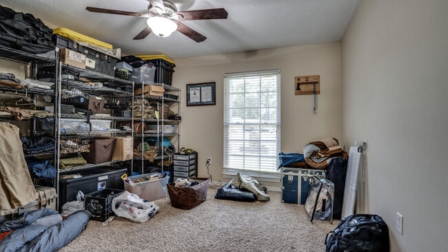 Building Photo - 601 Ironwood Dr