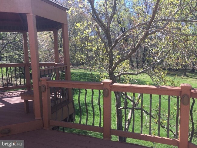 Building Photo - 5430 Ashleigh Rd