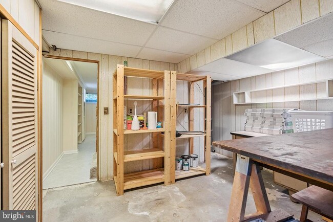 Building Photo - 9311 Adelaide Dr