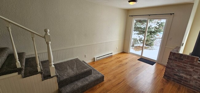 Building Photo - Newly Renovated 3Bed 1.5 Bath House Available in Heart of Bozeman