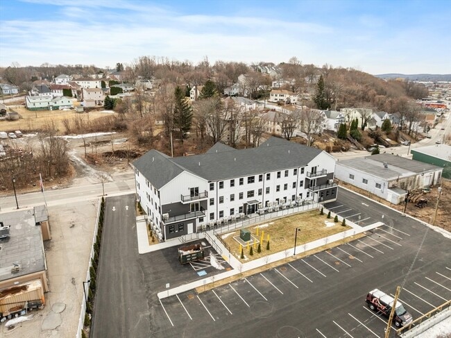 Building Photo - 631 Franklin St