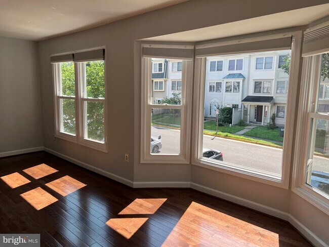 Building Photo - 12149 Salemtown Dr