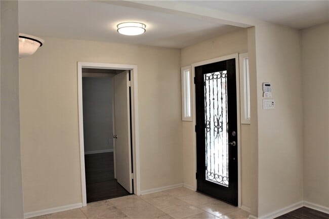 Building Photo - 10142 Eddystone Dr