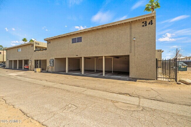 Building Photo - 2698 N 43rd Ave