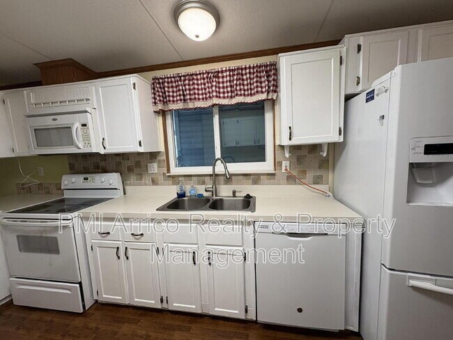 Building Photo - 616 Klickety Klak Ln