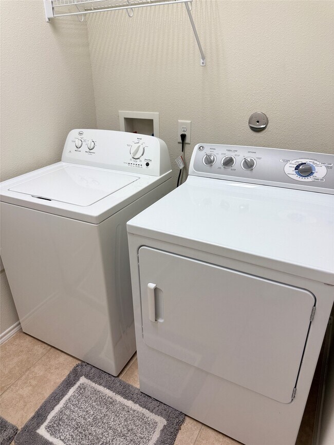 Building Photo - 13600 Breton Ridge St