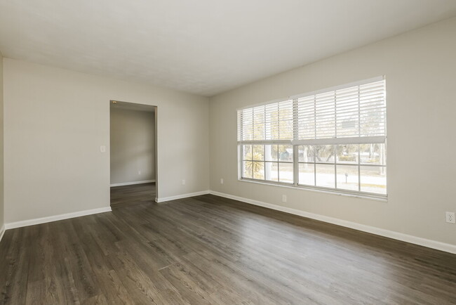 Building Photo - 11213 McMullen Loop