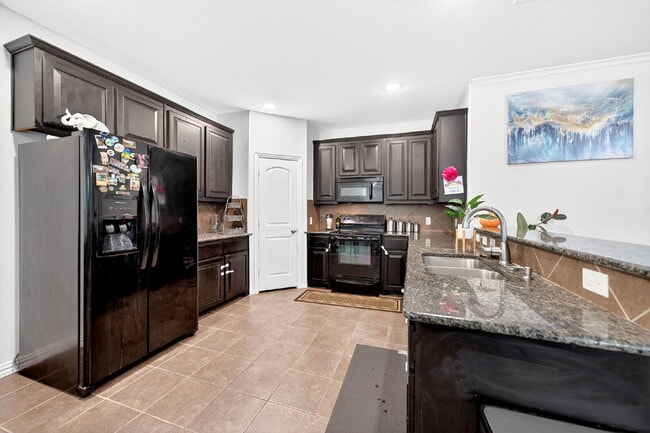 Building Photo - Well-Maintained Home in Irving – Convenient Location & Comfortable Living