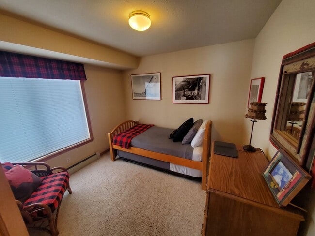Building Photo - Extended Winter rental-Flexible lease term...