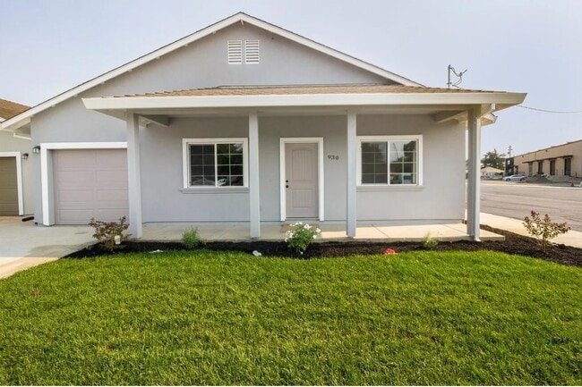 Primary Photo - 930 12th St