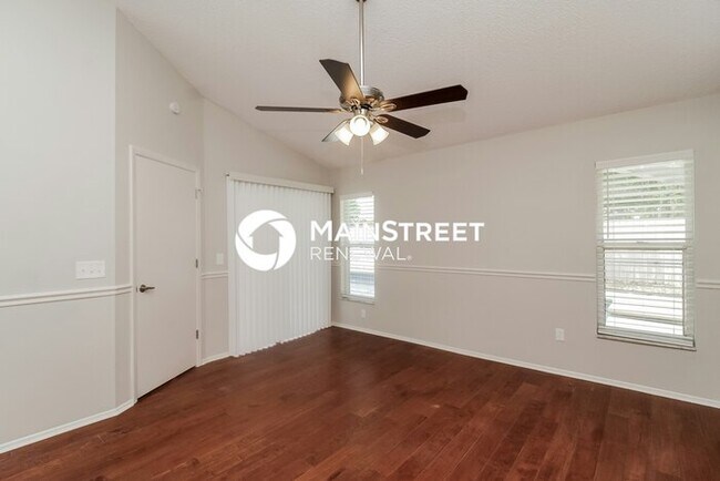 Building Photo - 3 Bedroom Pet-Friendly Home in APOPKA, FL with Main Street Renewal