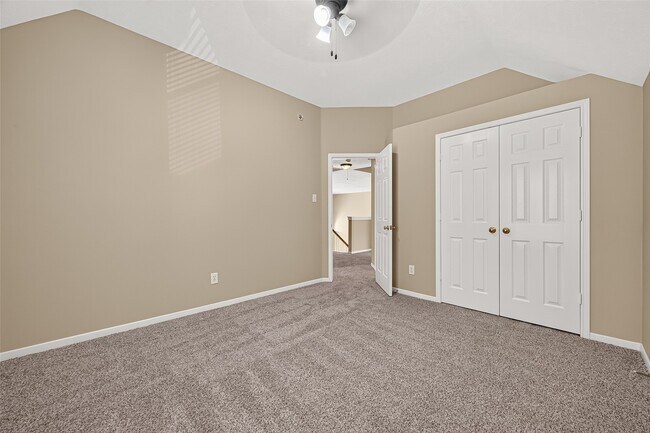 Building Photo - 18515 Autumn Park Dr