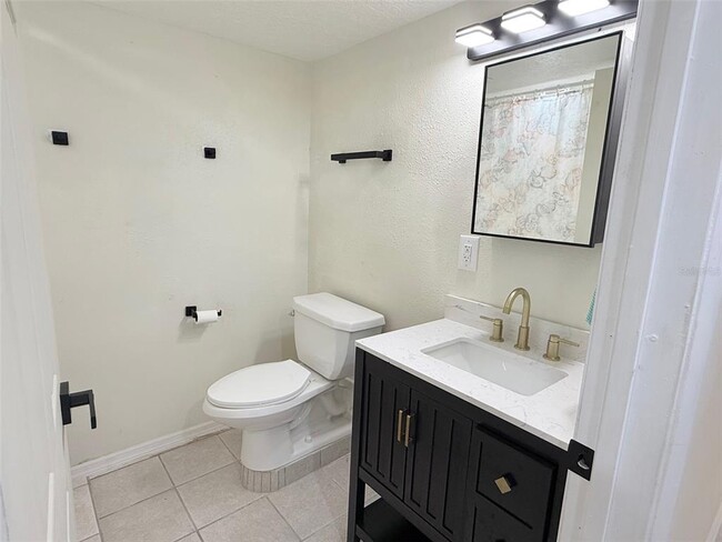 Building Photo - 707 40th St W