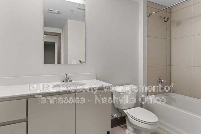 Building Photo - 1260 Martin St