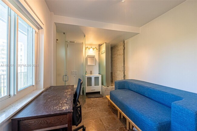 Building Photo - 770 NE 69th St