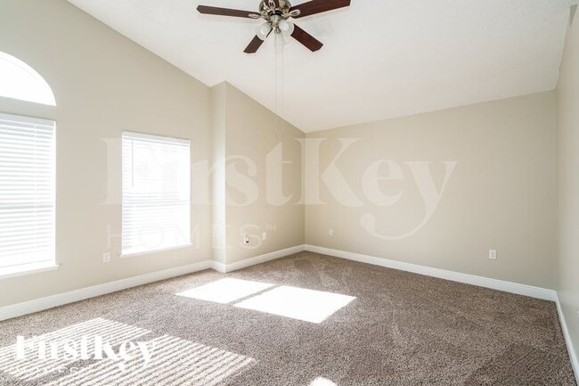 Building Photo - 10714 Opus Dr